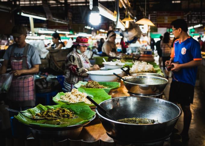 Street food w Bangkoku - spróbuj Pad Thai na Khao San Road